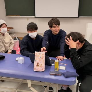 国家試験まであと10日！！学生同士で勉強会を行い、最後の仕上げにかかっています♪